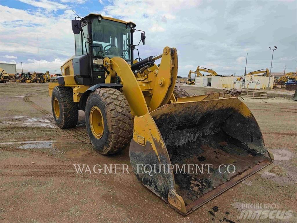 CAT 938M Фронтальные погрузчики