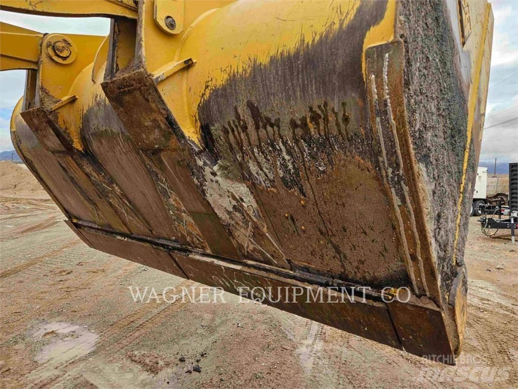 CAT 938M Фронтальные погрузчики