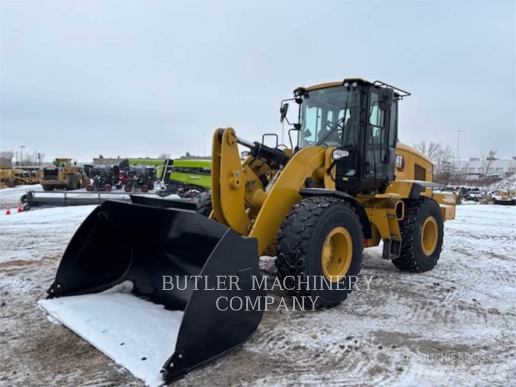 CAT 938M Фронтальные погрузчики