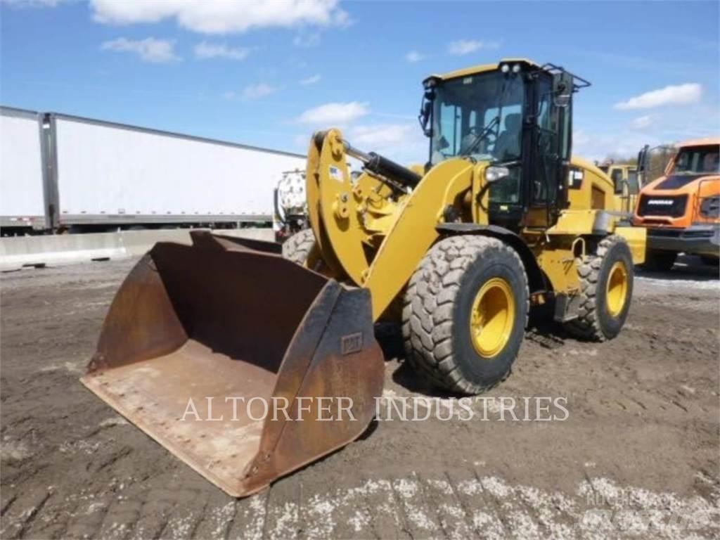 CAT 938M Фронтальные погрузчики