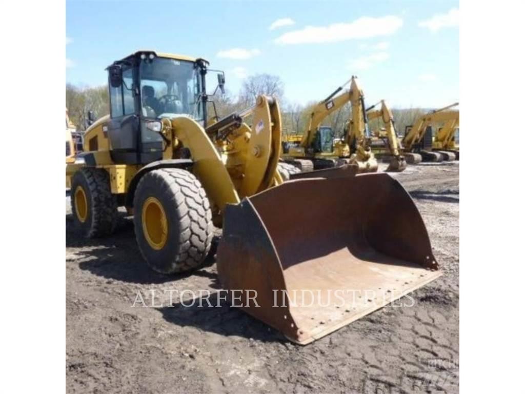 CAT 938M Фронтальные погрузчики