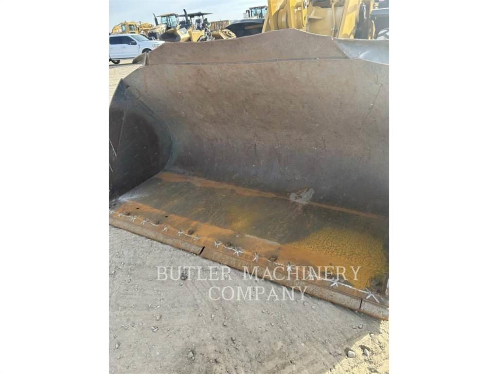 CAT 938M Фронтальные погрузчики