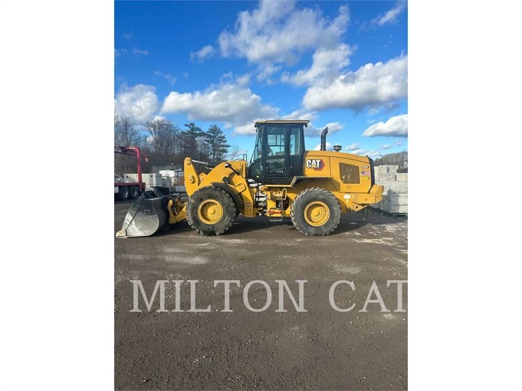CAT 938M Фронтальные погрузчики