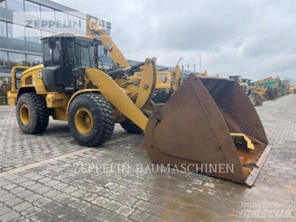CAT 938M Фронтальные погрузчики