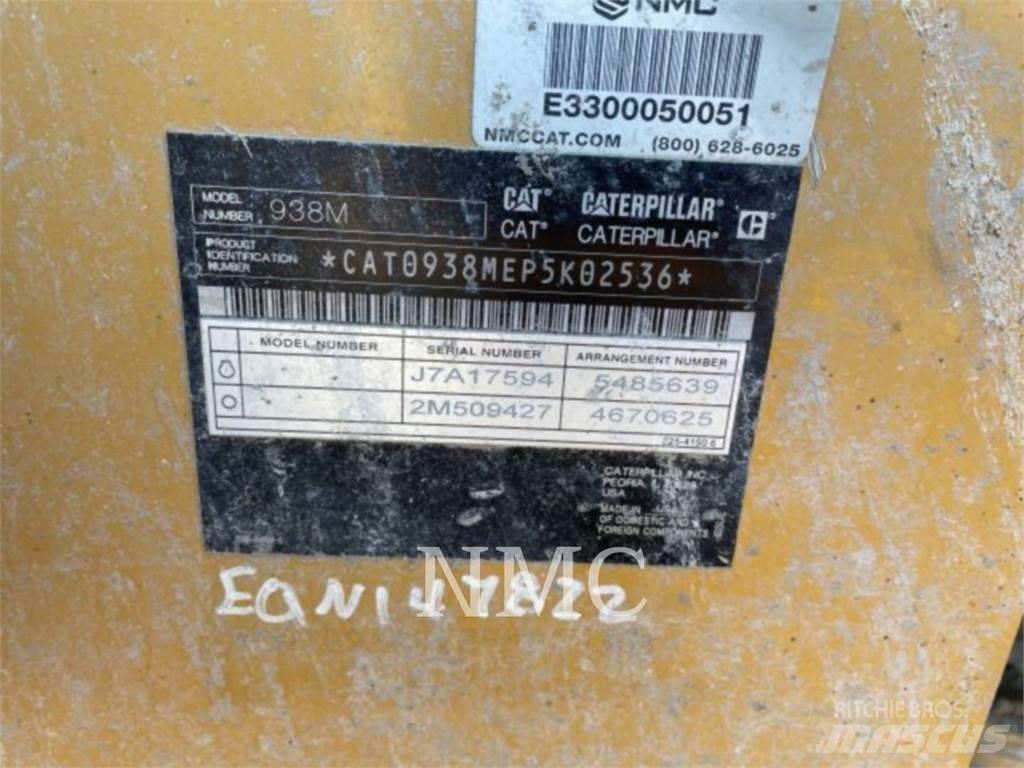 CAT 938M Фронтальные погрузчики