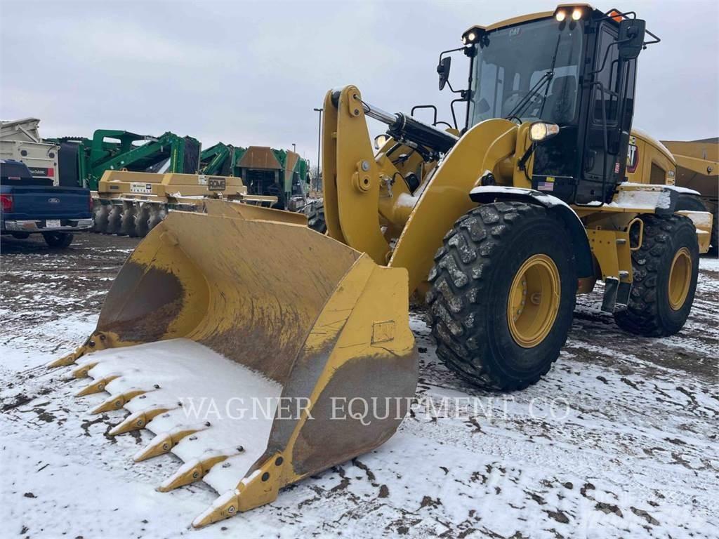 CAT 938M Фронтальные погрузчики