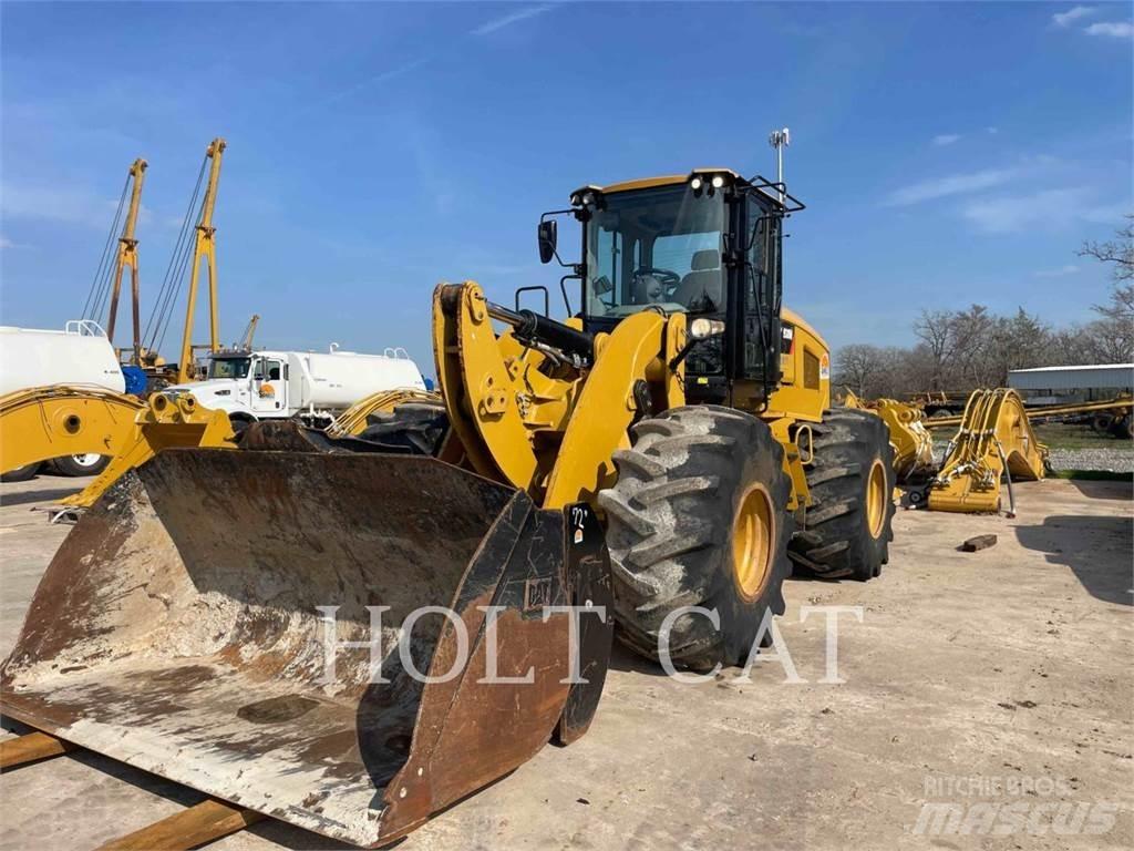 CAT 938M Фронтальные погрузчики