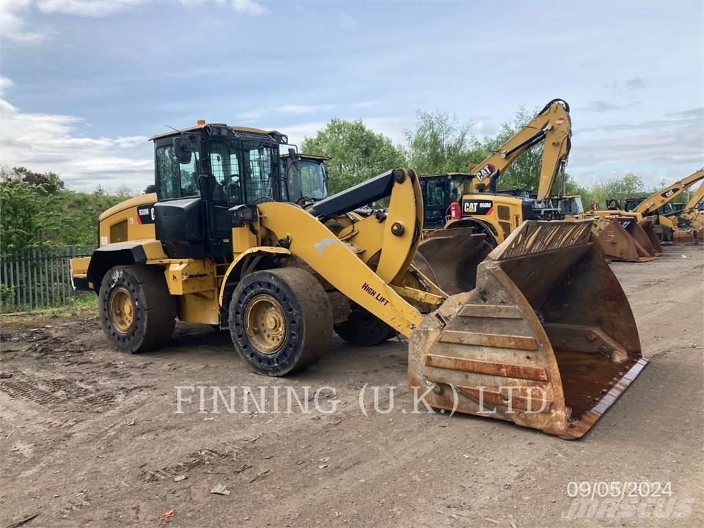 CAT 938M Фронтальные погрузчики