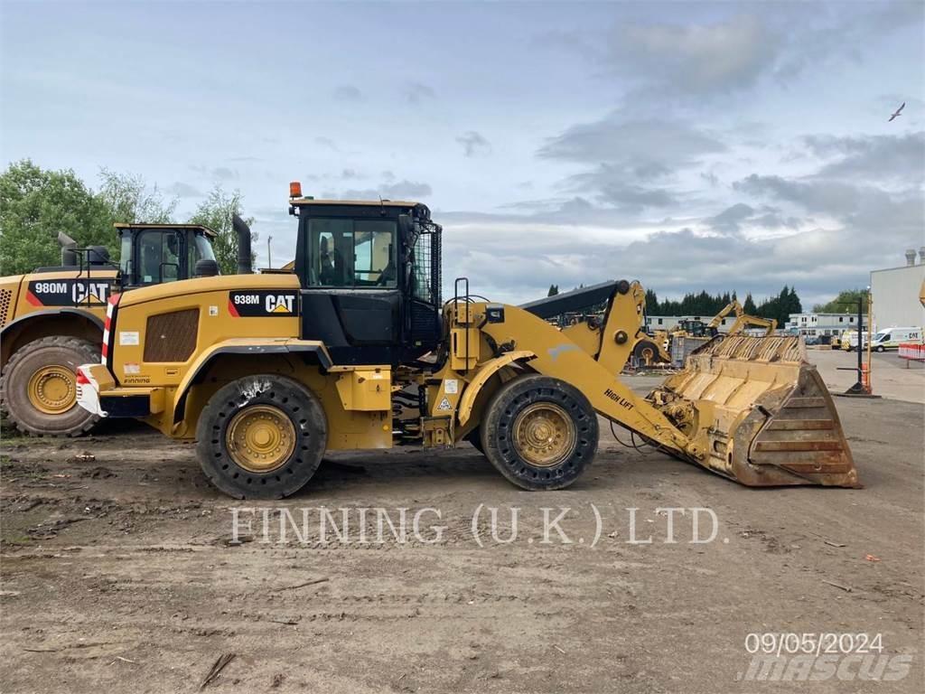 CAT 938M Фронтальные погрузчики