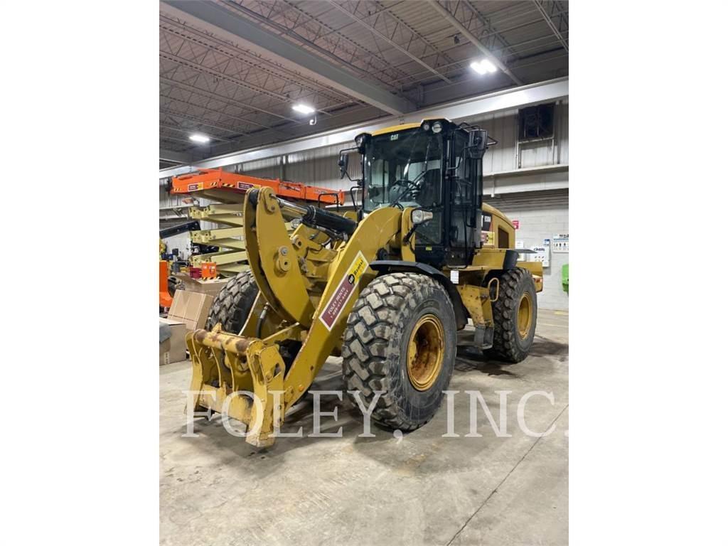 CAT 938M Фронтальные погрузчики