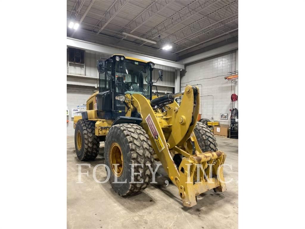 CAT 938M Фронтальные погрузчики