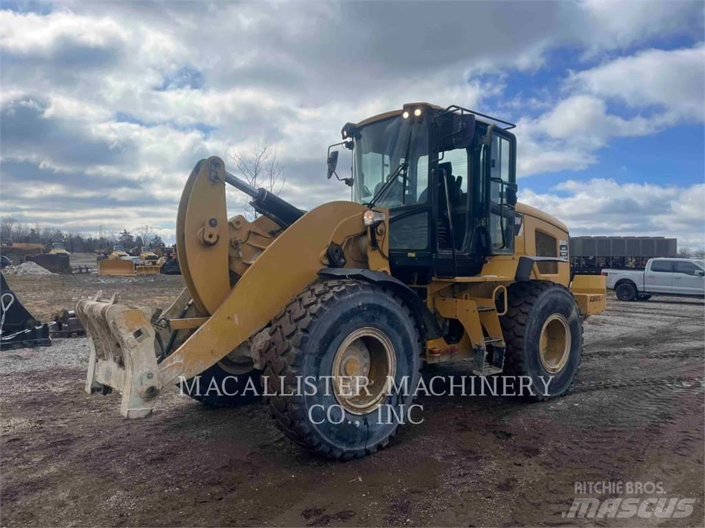 CAT 938M Фронтальные погрузчики
