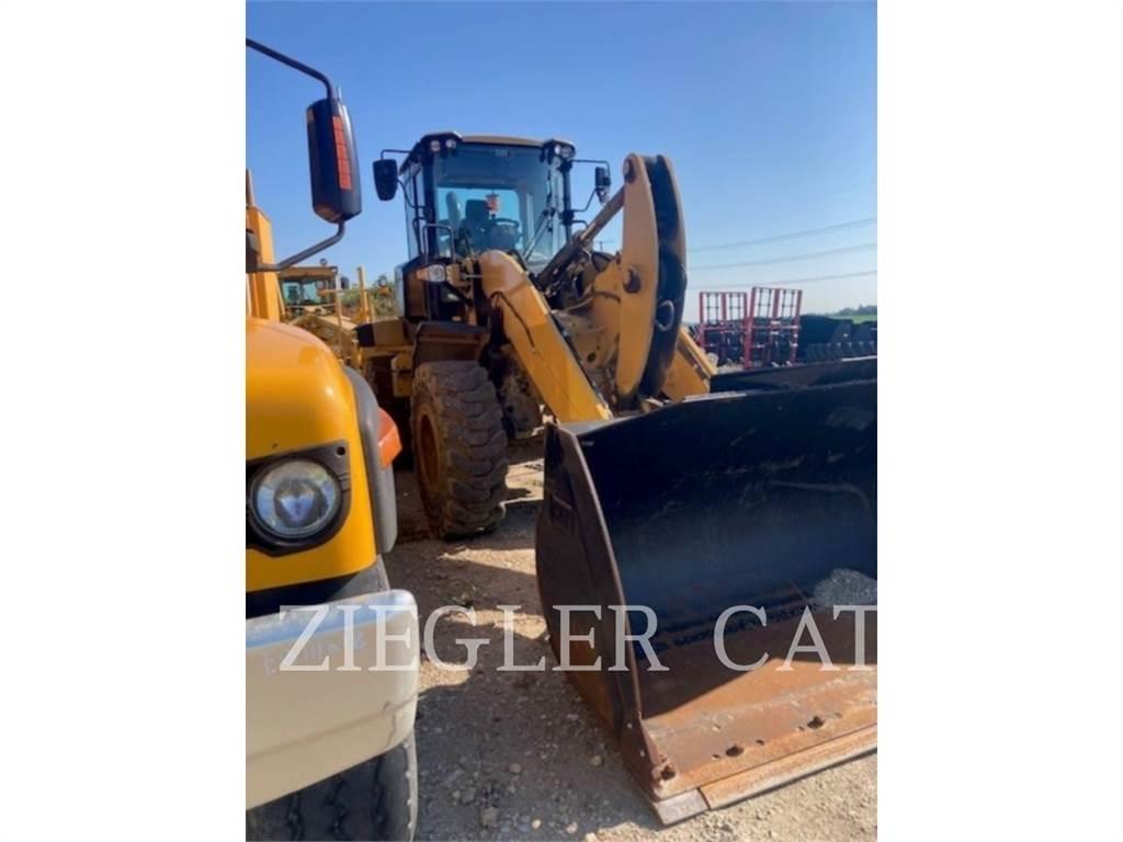 CAT 938M Фронтальные погрузчики