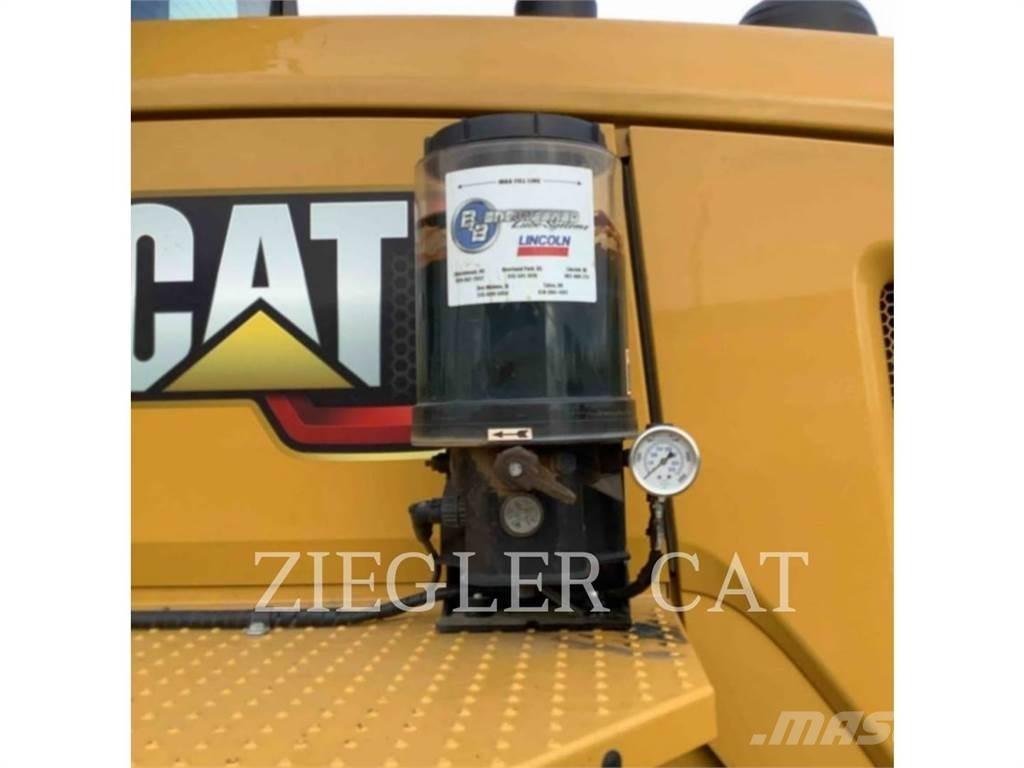 CAT 938M Фронтальные погрузчики