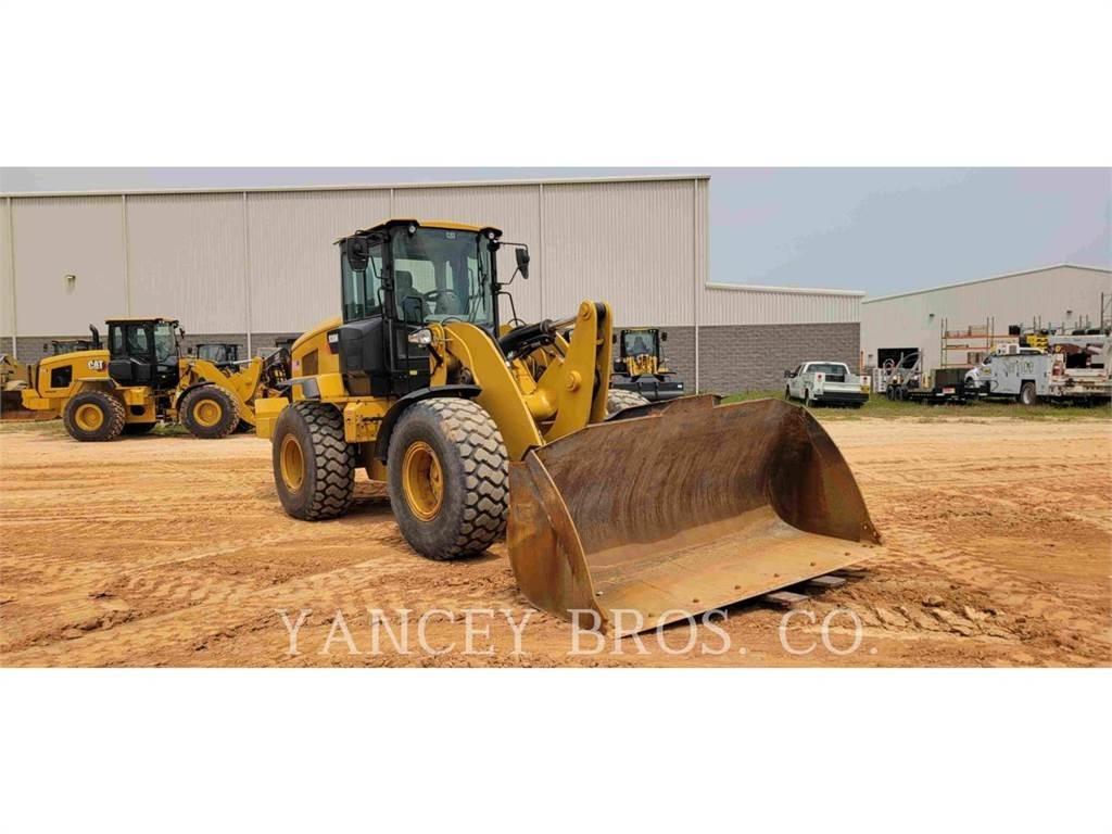 CAT 938M Фронтальные погрузчики