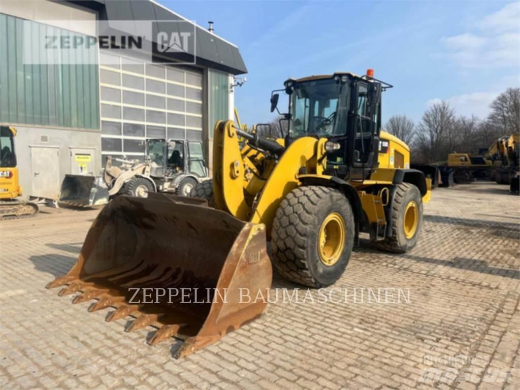 CAT 938M Фронтальные погрузчики