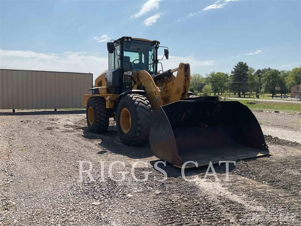CAT 938M Фронтальные погрузчики