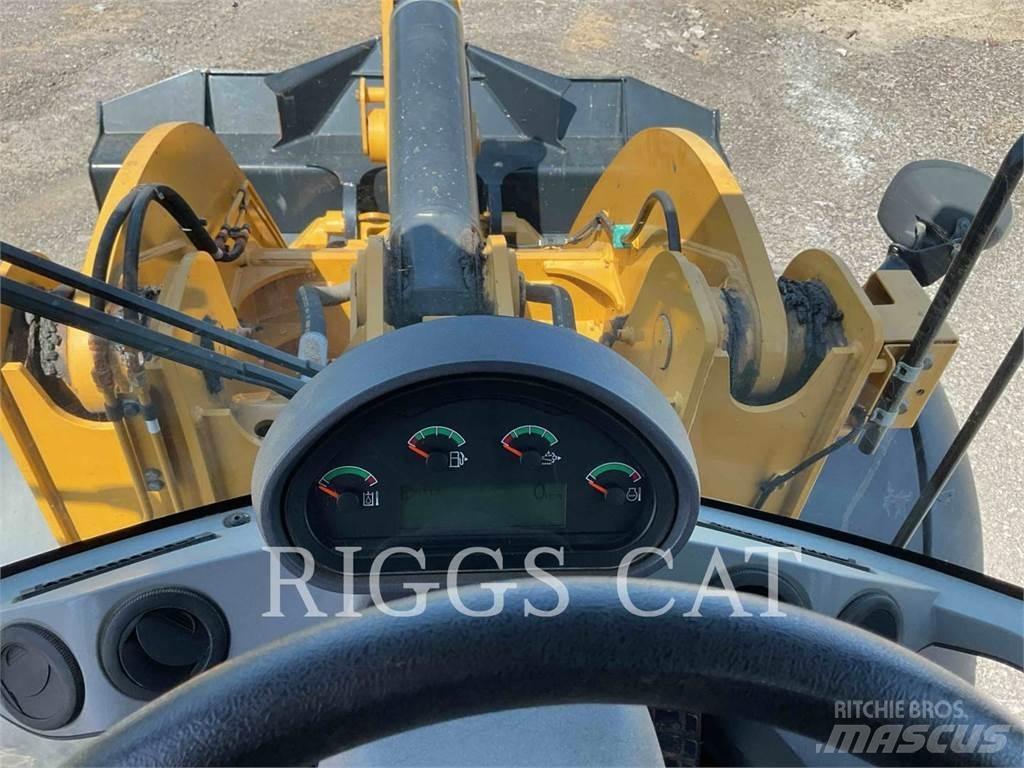 CAT 938M Фронтальные погрузчики
