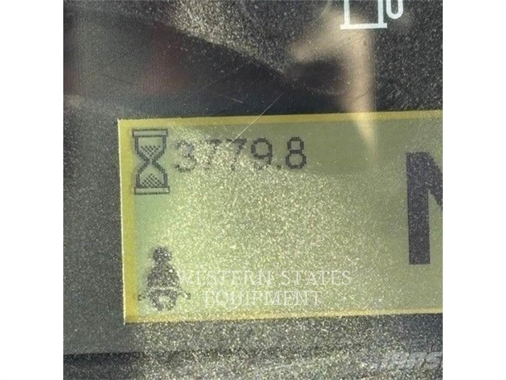 CAT 938M Фронтальные погрузчики