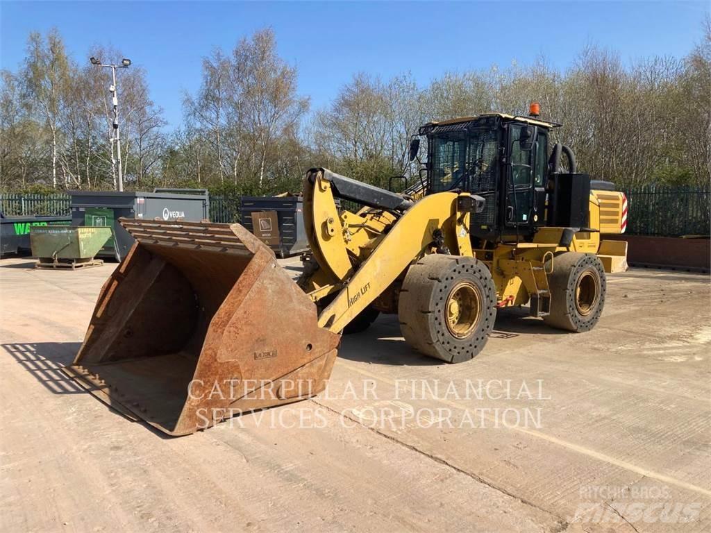 CAT 938M Фронтальные погрузчики