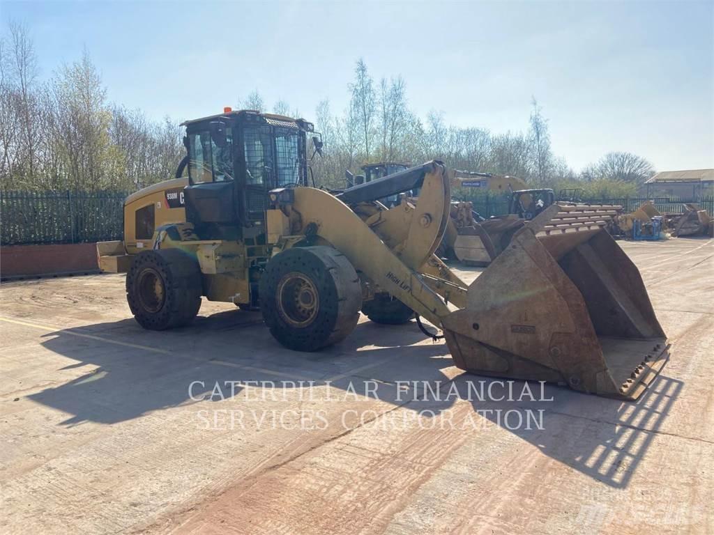 CAT 938M Фронтальные погрузчики