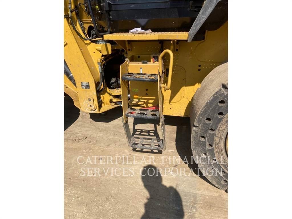 CAT 938M Фронтальные погрузчики