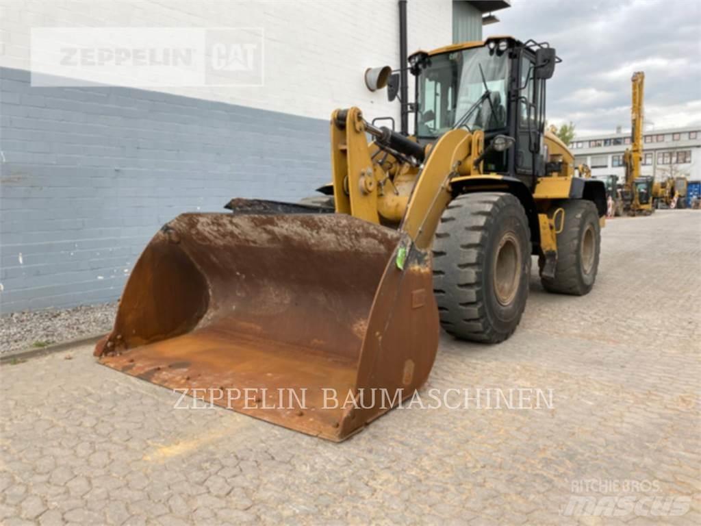 CAT 938M Фронтальные погрузчики