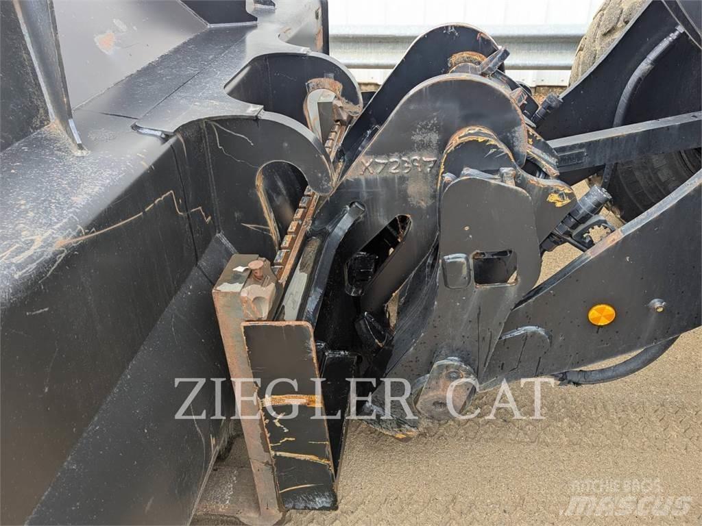 CAT 938M Фронтальные погрузчики