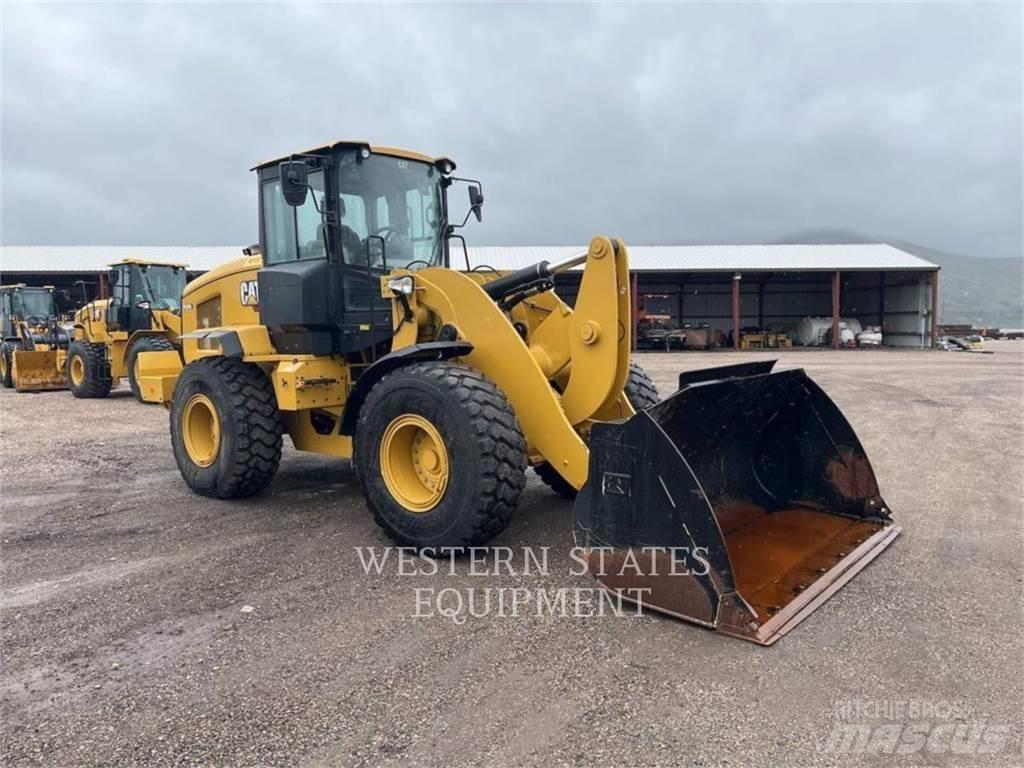 CAT 938M Фронтальные погрузчики