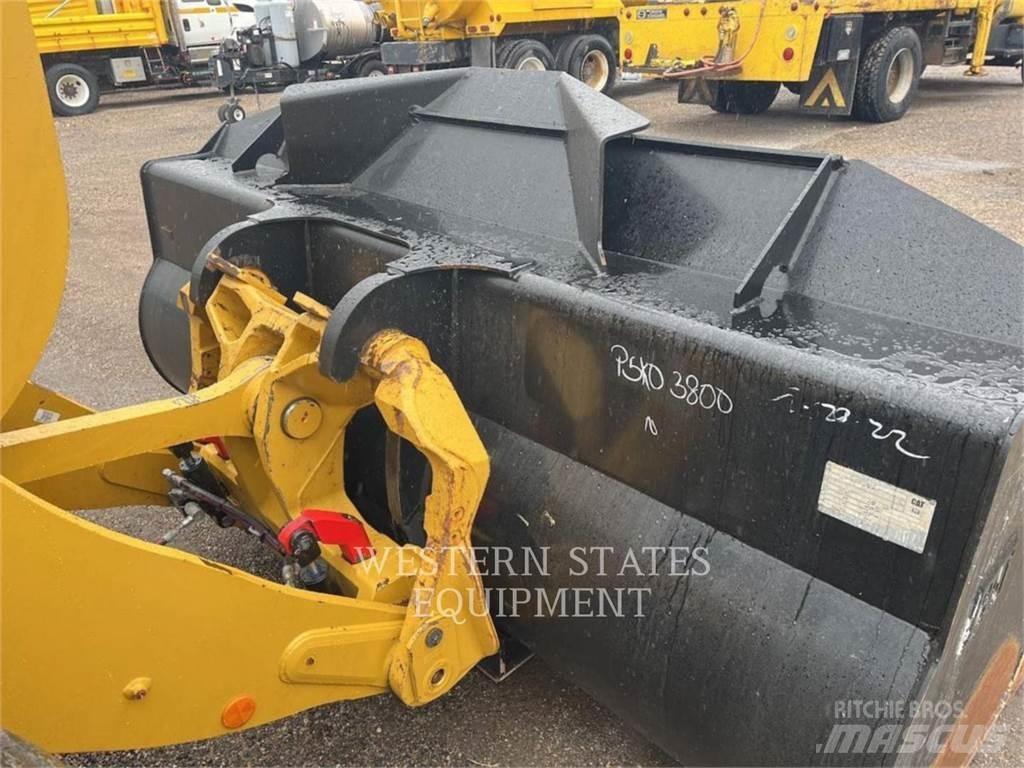 CAT 938M Фронтальные погрузчики