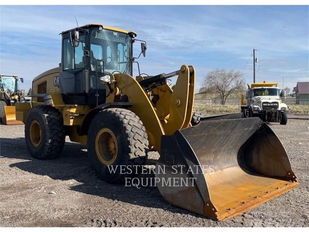CAT 938M Фронтальные погрузчики