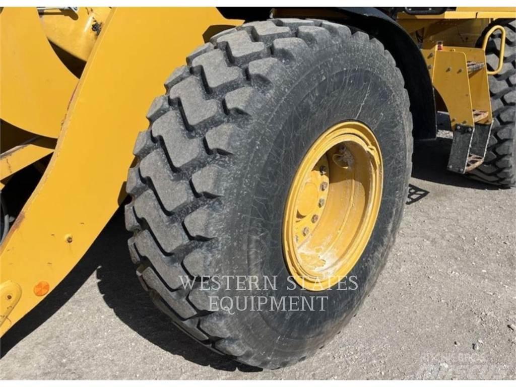 CAT 938M Фронтальные погрузчики
