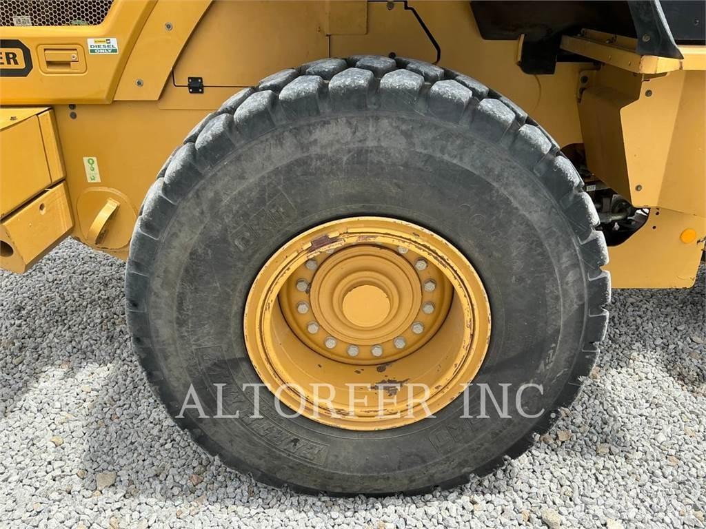 CAT 938M Фронтальные погрузчики