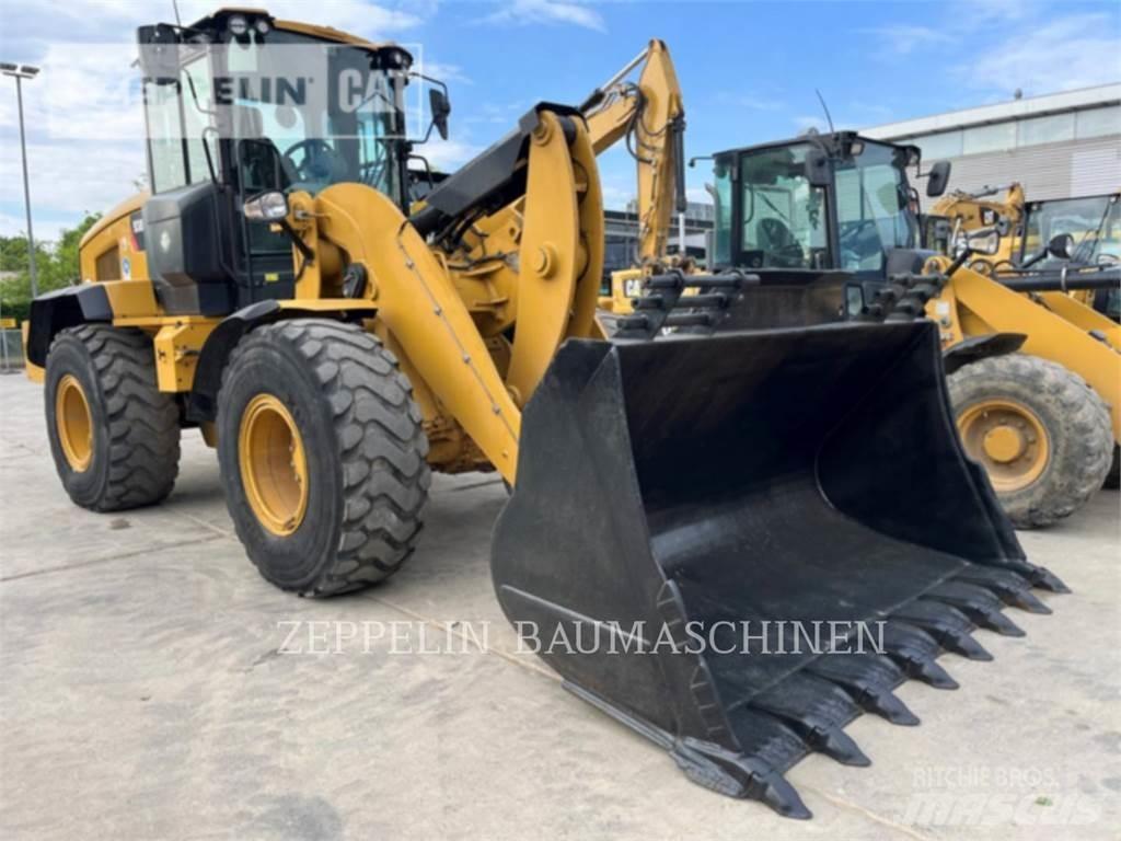 CAT 938M Фронтальные погрузчики