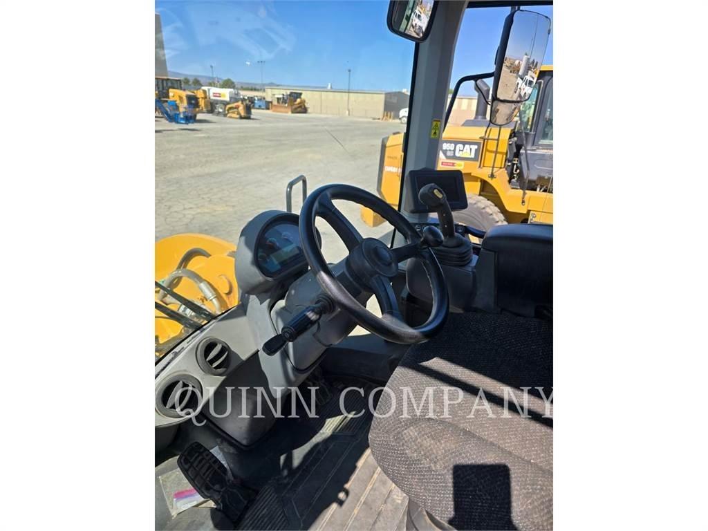 CAT 938M Фронтальные погрузчики