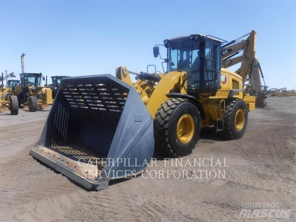 CAT 938M Фронтальные погрузчики