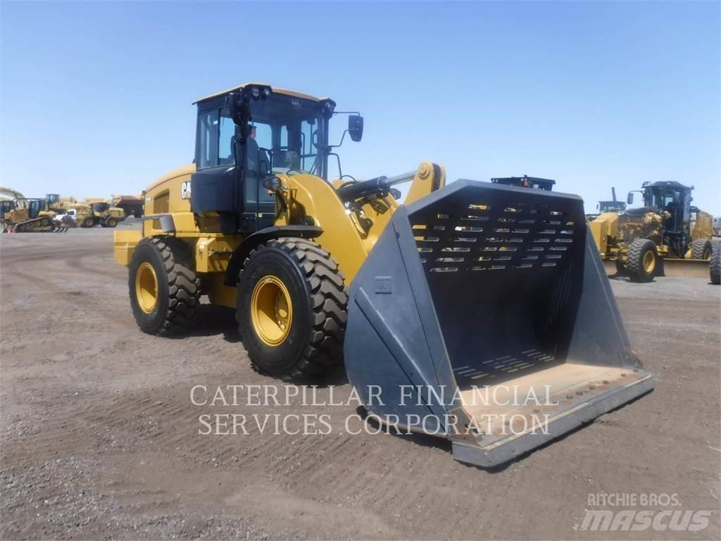 CAT 938M Фронтальные погрузчики