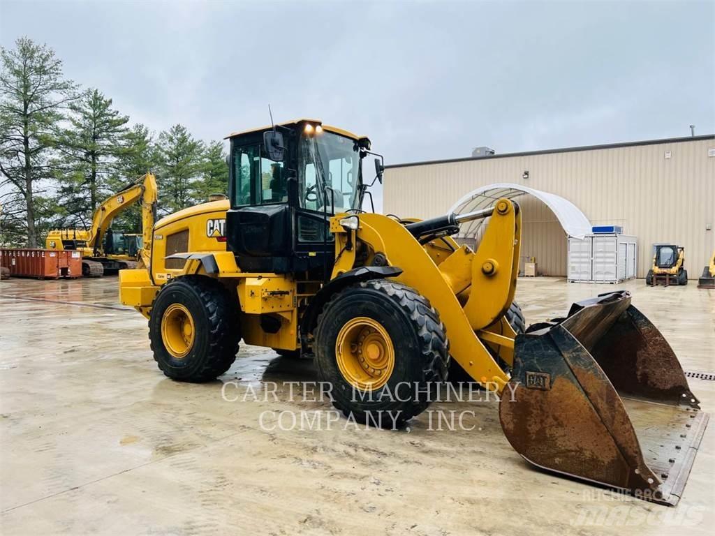 CAT 938M Фронтальные погрузчики