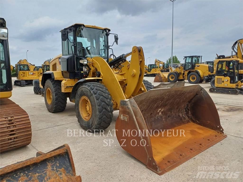 CAT 938M Фронтальные погрузчики