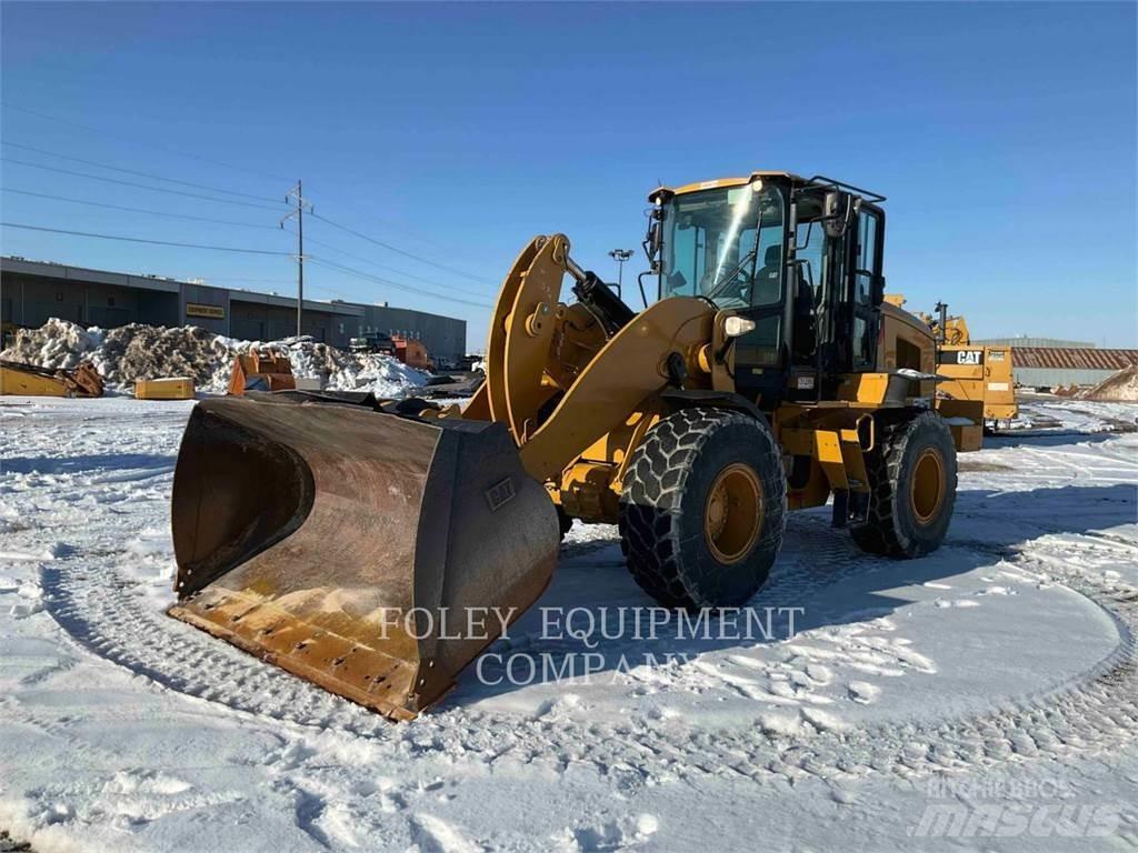 CAT 938M Фронтальные погрузчики