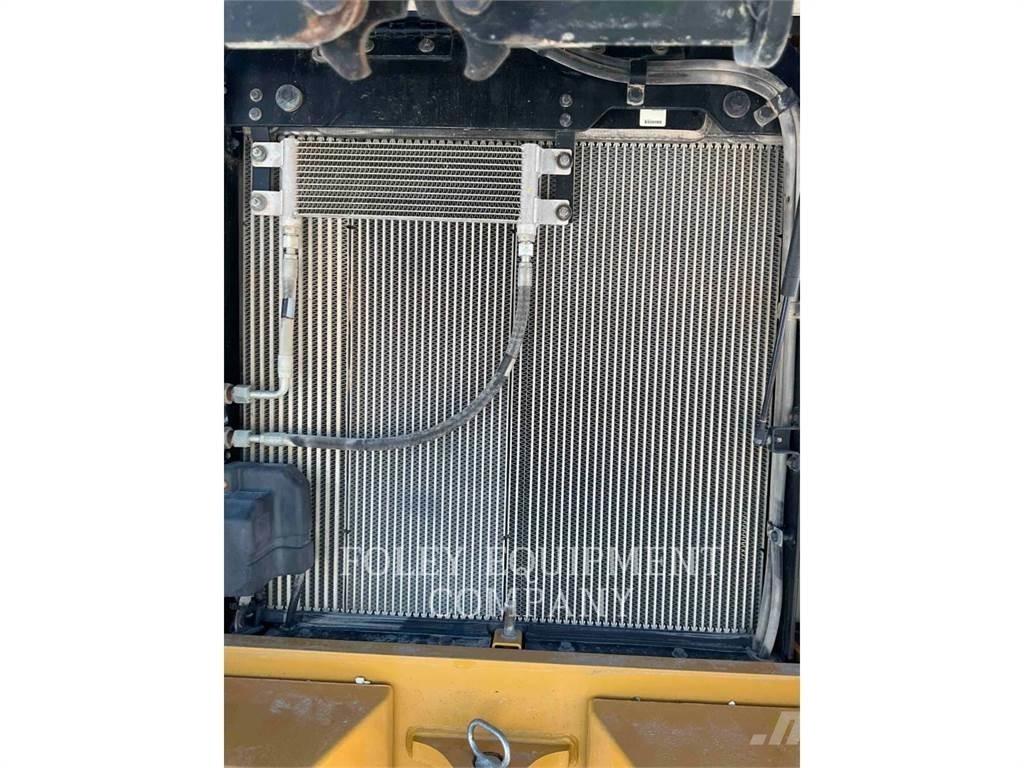 CAT 938M Фронтальные погрузчики