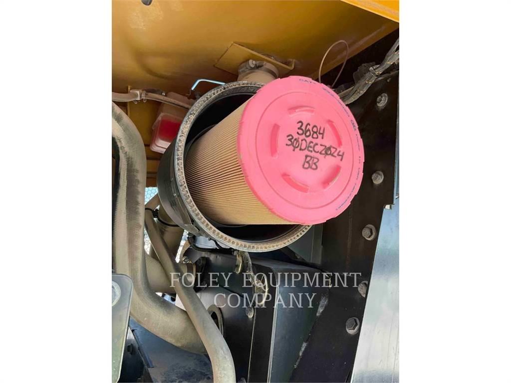 CAT 938M Фронтальные погрузчики