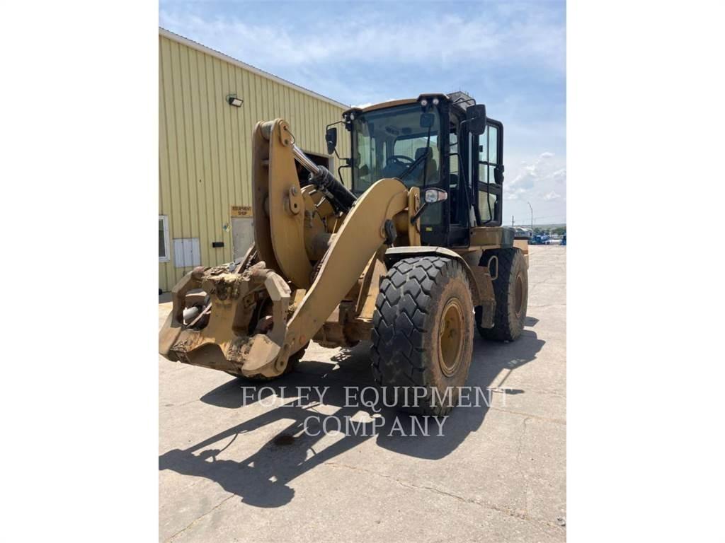 CAT 938M Фронтальные погрузчики