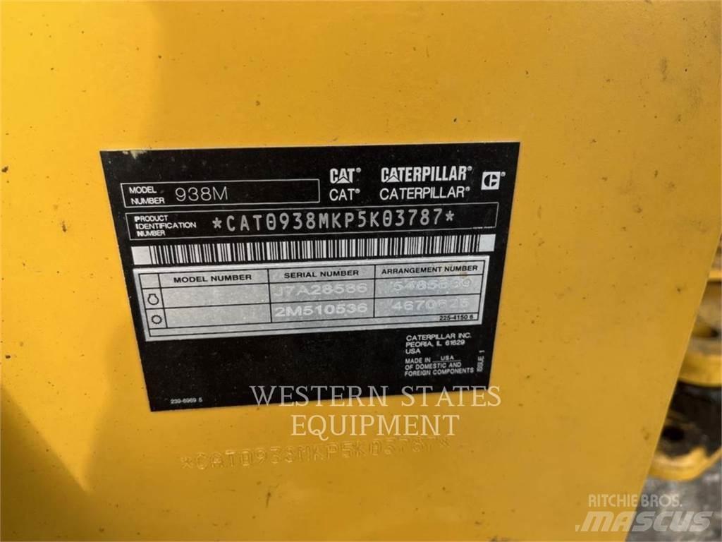 CAT 938M Фронтальные погрузчики