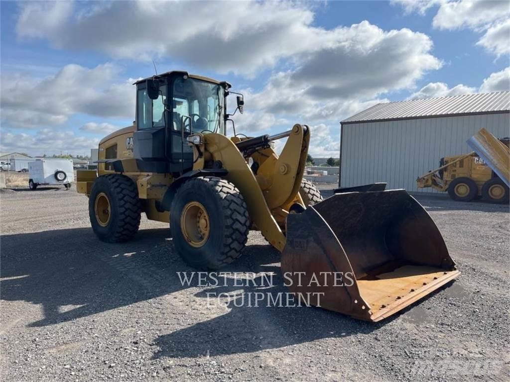 CAT 938M Фронтальные погрузчики