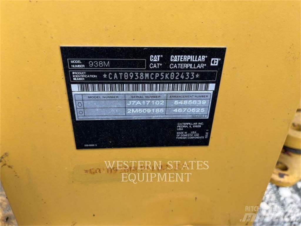 CAT 938M Фронтальные погрузчики
