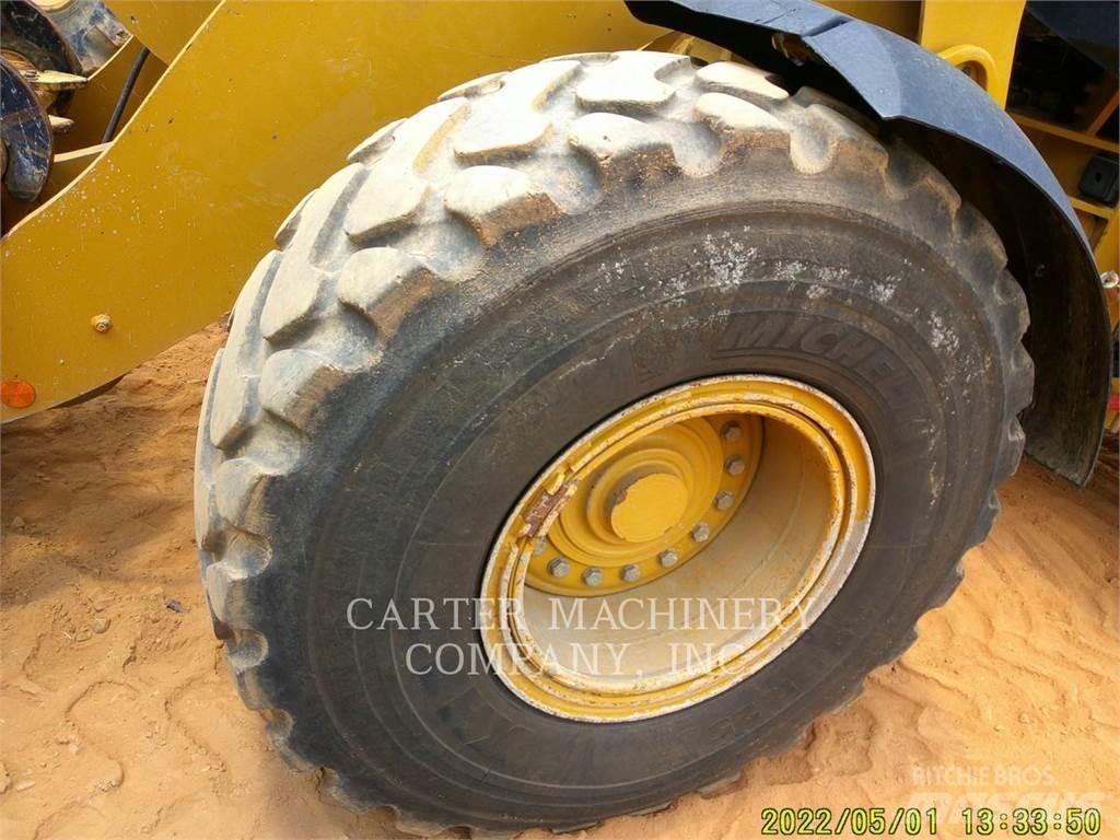 CAT 938M Фронтальные погрузчики