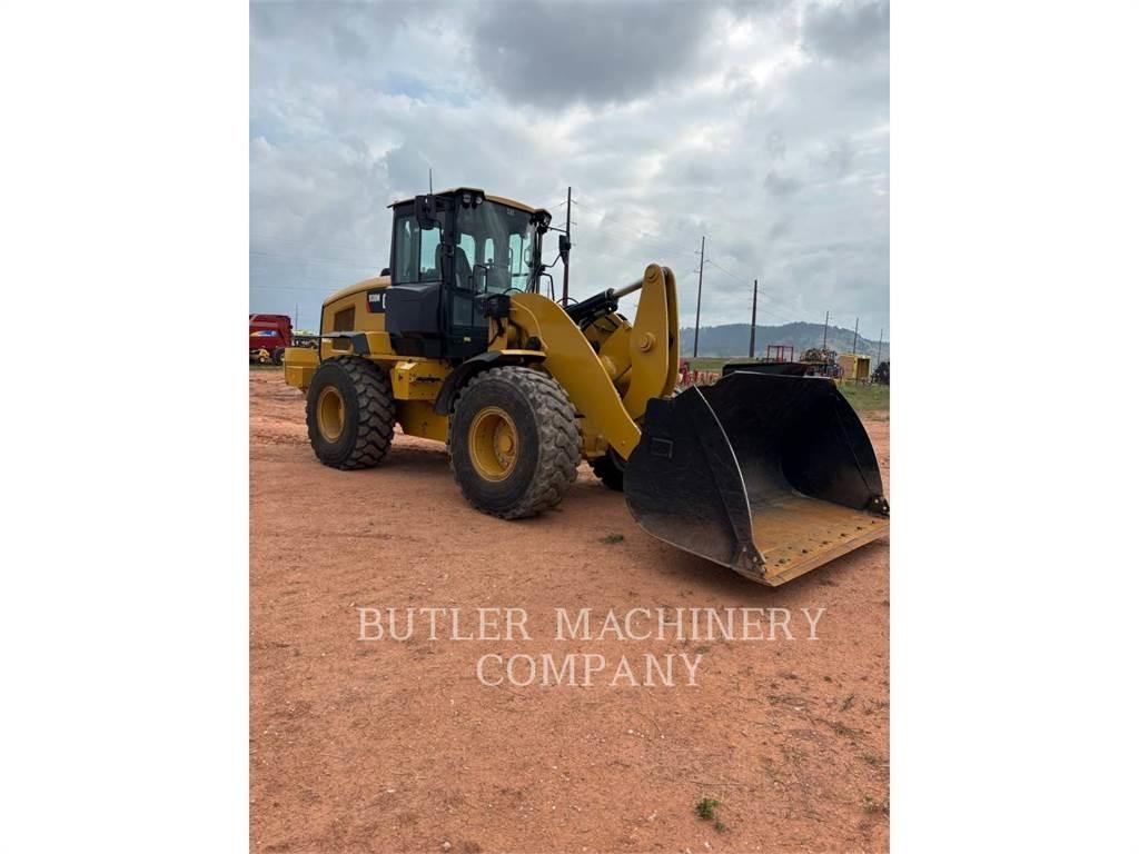 CAT 938M Фронтальные погрузчики