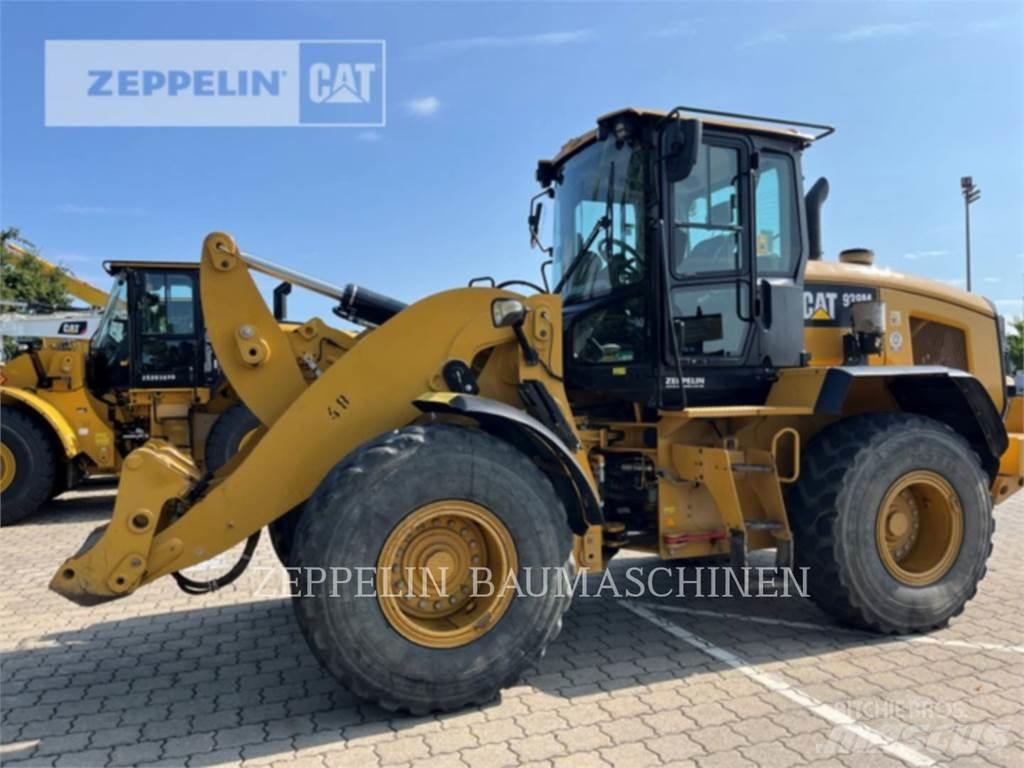 CAT 938M Фронтальные погрузчики