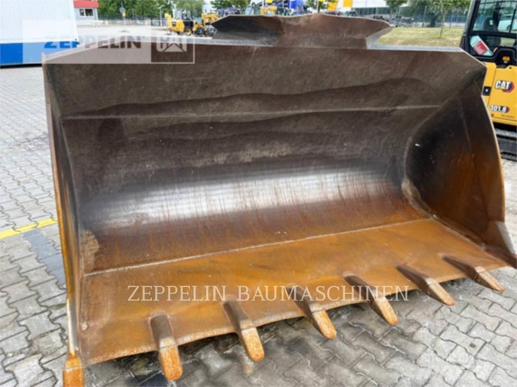 CAT 938M Фронтальные погрузчики